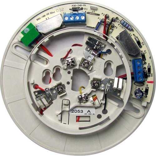 System Sensor B114LPBT 24VAC/DC detector base for use with 2151 Special Applications Duct Smoke Detector